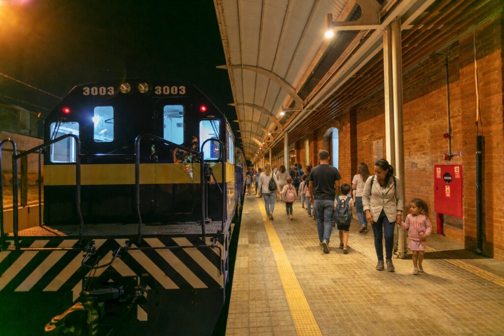 Noite sobre trilhos: Trem da República cria experiência especial para o Dia das Mães Noite sobre trilhos: Trem da República cria experiência especial para o Dia das Mães