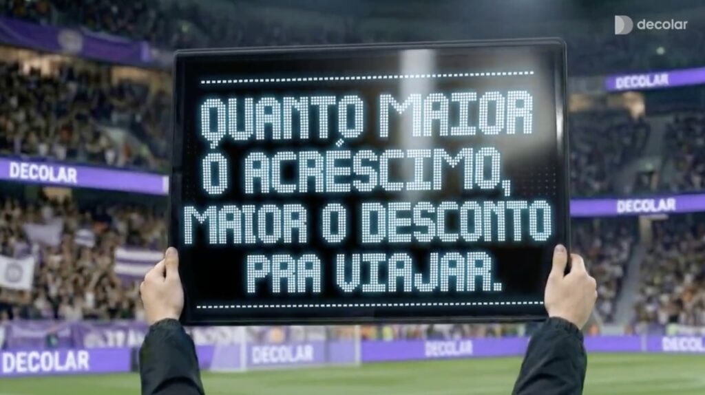 Decolar aposta em futebol ao vivo para liberar descontos em passagens e hotéis; entenda Decolar
