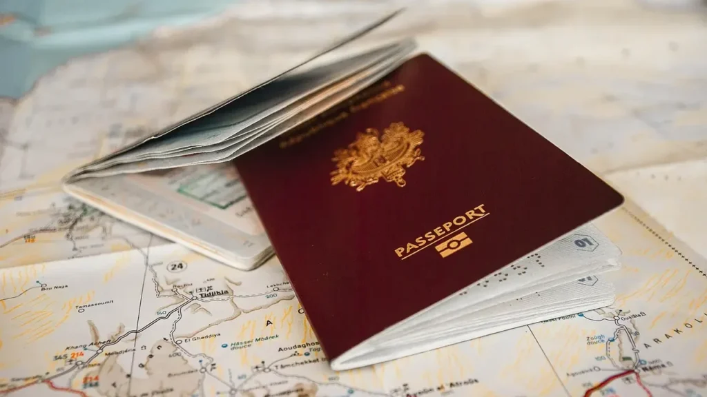 Cidadania italiana: iniciativa busca 500 mil assinaturas para revogar regra que restringe reconhecimento de descendentes Passaporte italiano (Jacqueline Macou/Pixabay) Cidadania italiana