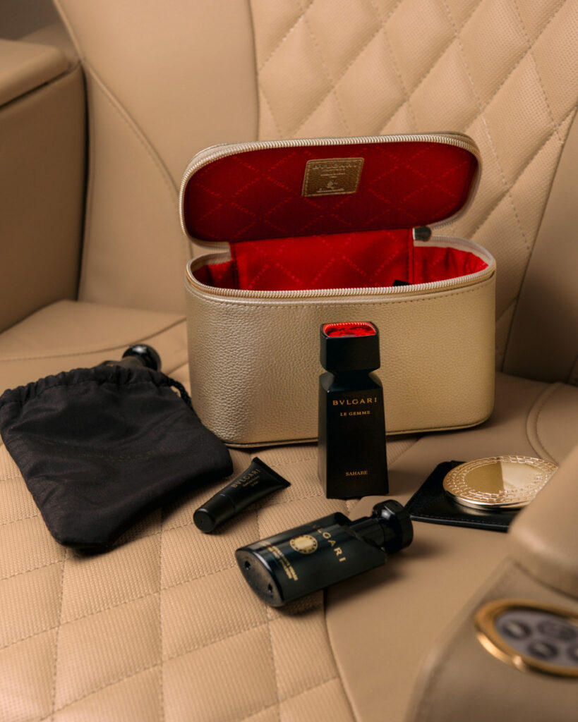 Emirates revela novos kits Bulgari e amplia experiência de luxo na Classe Executiva e Primeira Classe em 2026 Emirates revela novos kits Bulgari e amplia experiência de luxo na Classe Executiva e Primeira Classe em 2026