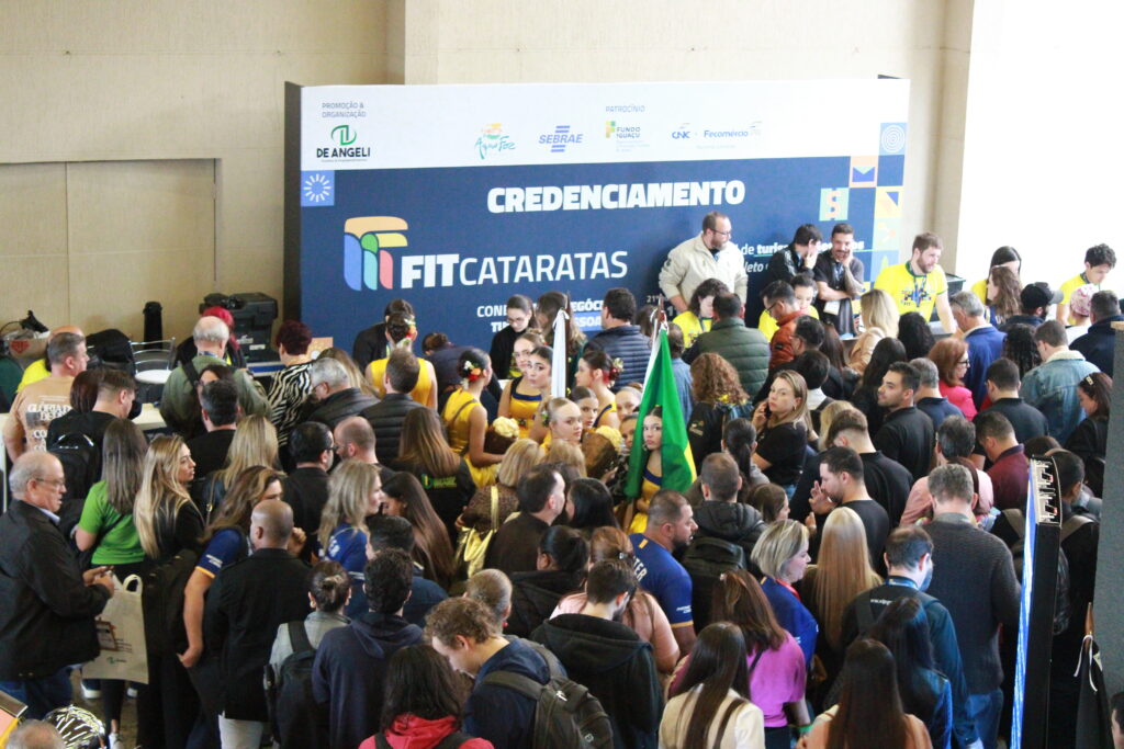 Fila na entrada da FIT Cataratas 2026 -  abreu 