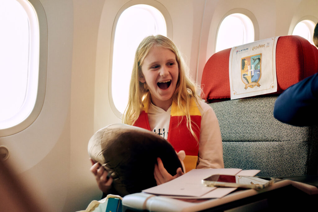 Flying Charm: Latam leva magia de Harry Potter para voo especial rumo a Orlando