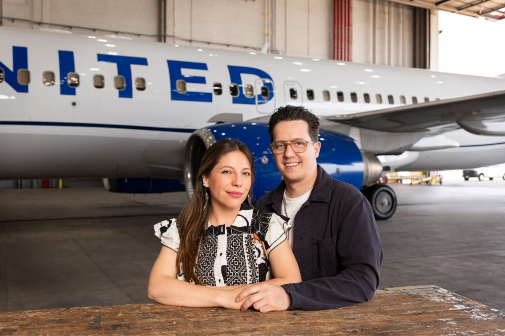 United Airlines revela novos menus a bordo em 2026 em colaboração com a Chef's Table, assinados por chefs de renome mundial