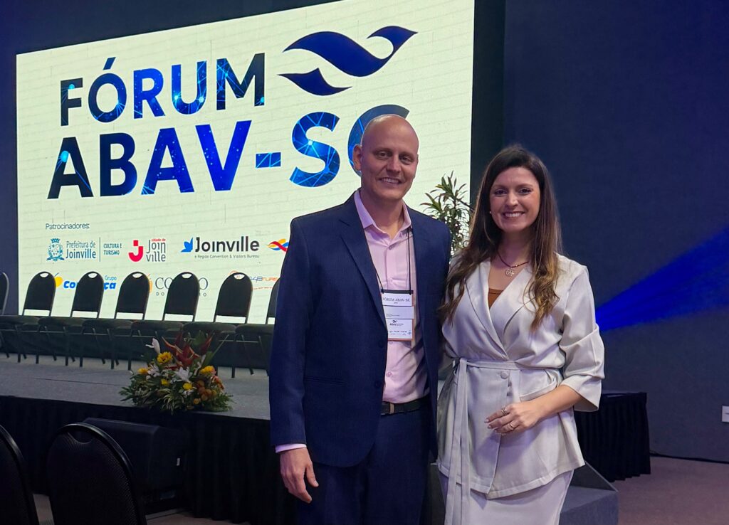 Fórum Abav-SC 2026: novo viajante quer protagonismo e experiências autênticas, destaca Thais Medina abav