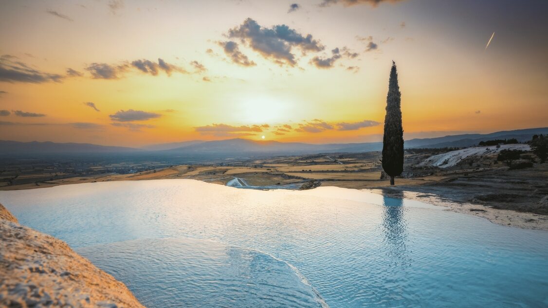 Turquia reforça oferta de turismo termal com roteiros que unem bem-estar, história e natureza Turquia reforça oferta de turismo termal com roteiros que unem bem-estar, história e natureza