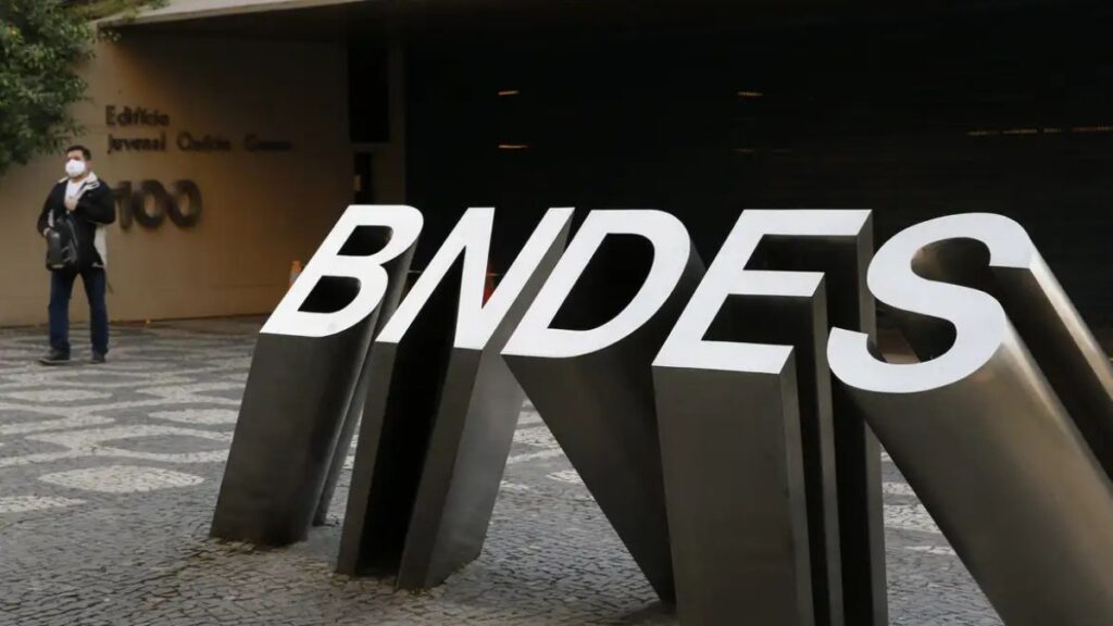 BNDES destina R$ 8 bilhões ao setor aéreo e 3 companhias concentram quase todo o crédito Creditos-do-BNDES