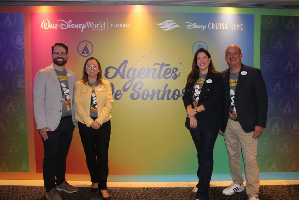 Disney apresenta guia digital renovado e próximos lançamentos em manhã mágica para agentes de viagens; veja fotos Disney apresenta guia digital renovado e próximos lançamentos em manhã mágica para agentes de viagens; veja fotos