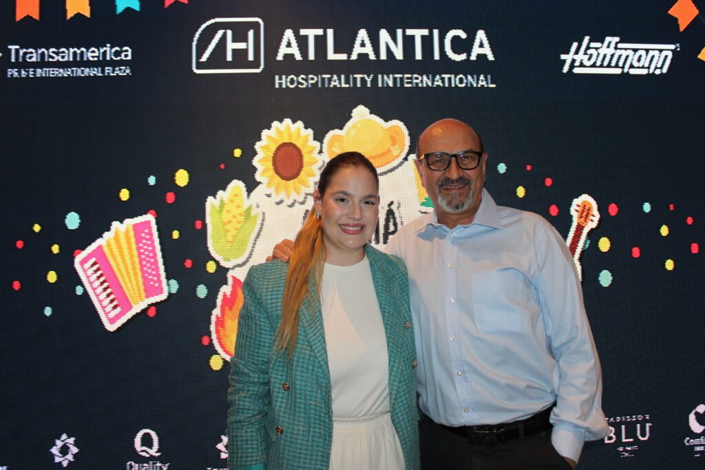 Atlantica reúne clientes corporativos em festa junina no Transamerica International Plaza Atlantica reúne clientes corporativos em festa junina no Transamerica International Plaza