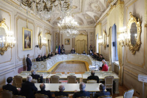 Impasse sobre o artigo 3-bis da Lei da Cidadania chega à esfera europeia após a Corte Constitucional da Itália suspender julgamento (Nostrali/Divulgação