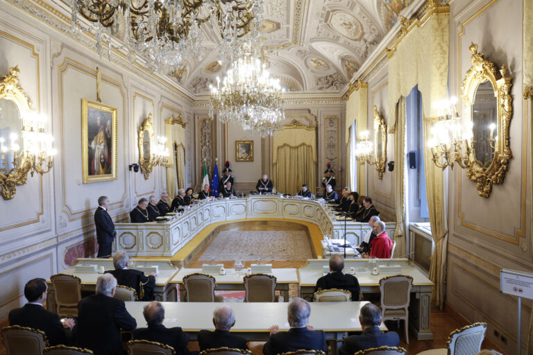 Impasse sobre o artigo 3-bis da Lei da Cidadania chega à esfera europeia após a Corte Constitucional da Itália suspender julgamento (Nostrali/Divulgação