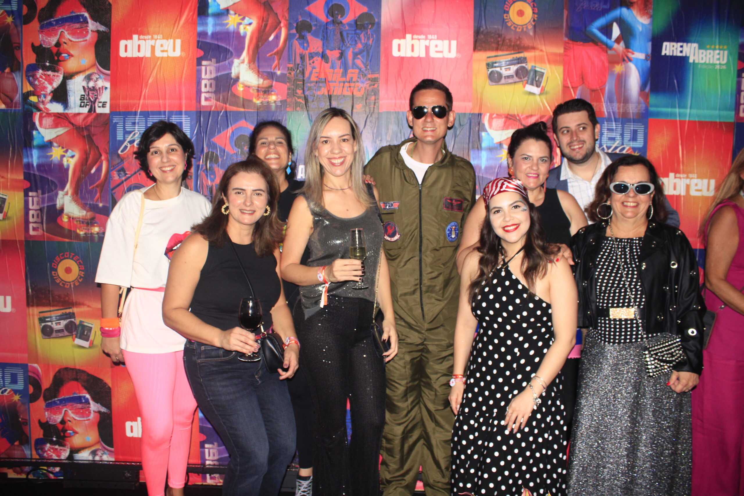 Com tema doa anos 80, o Arena Abreu promoveu uma festa a fantasia