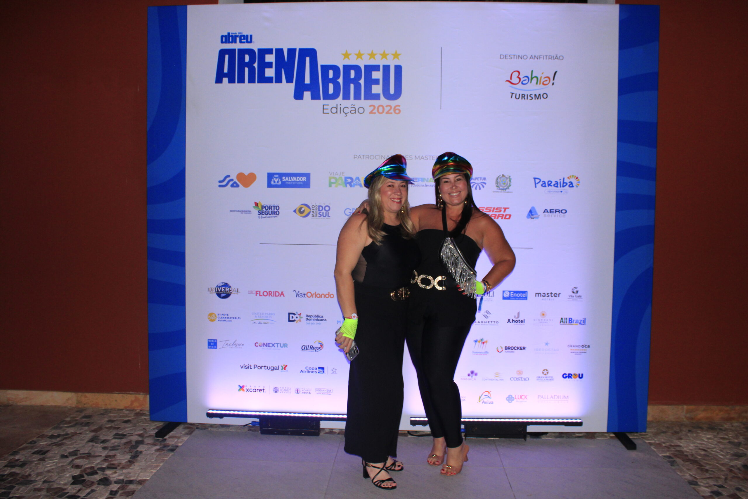 Renata Paes, da Premium Tour, e Izabela Coelho, da Boutique de Turismo