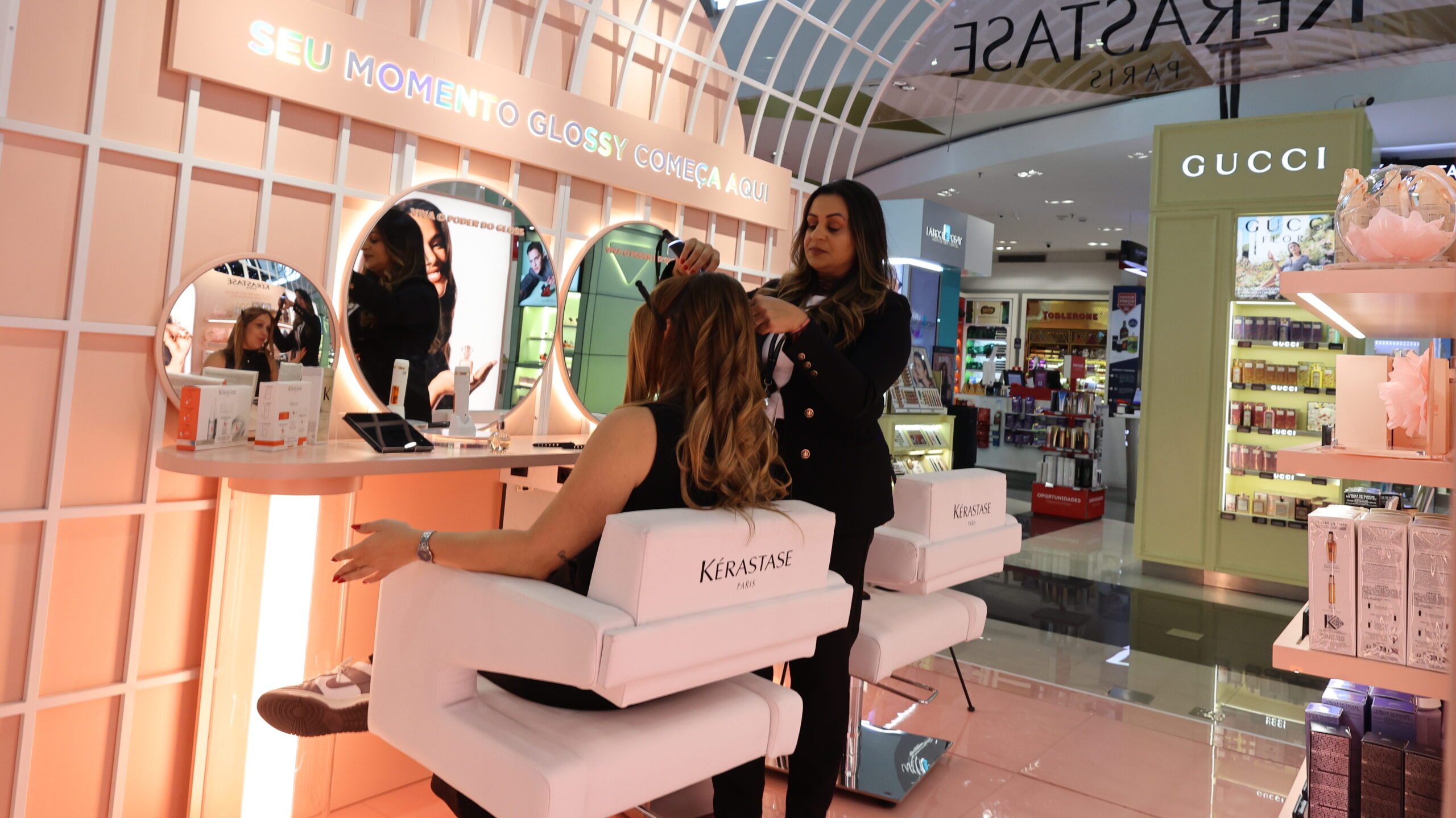 Kérastase leva experiência imersiva de beleza aos aeroportos de Guarulhos e Galeão