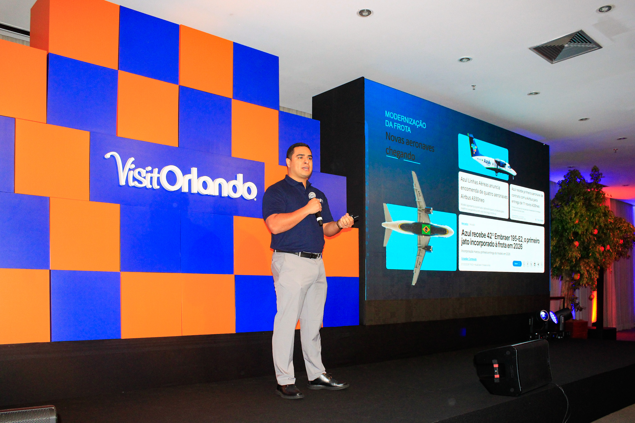 A Azul marcou presença destacando seus voos para Orlando