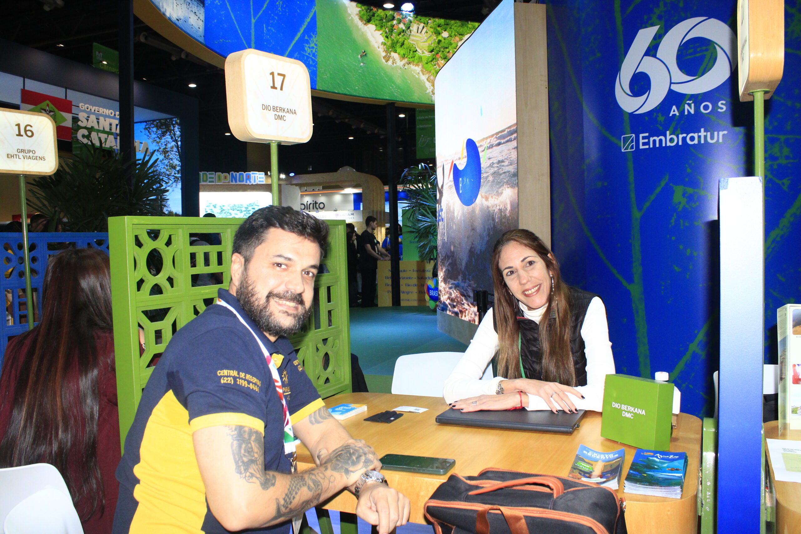 Andre Pires, da Paradiso Hotel, e Flavia Morgado, da Dio Viagens