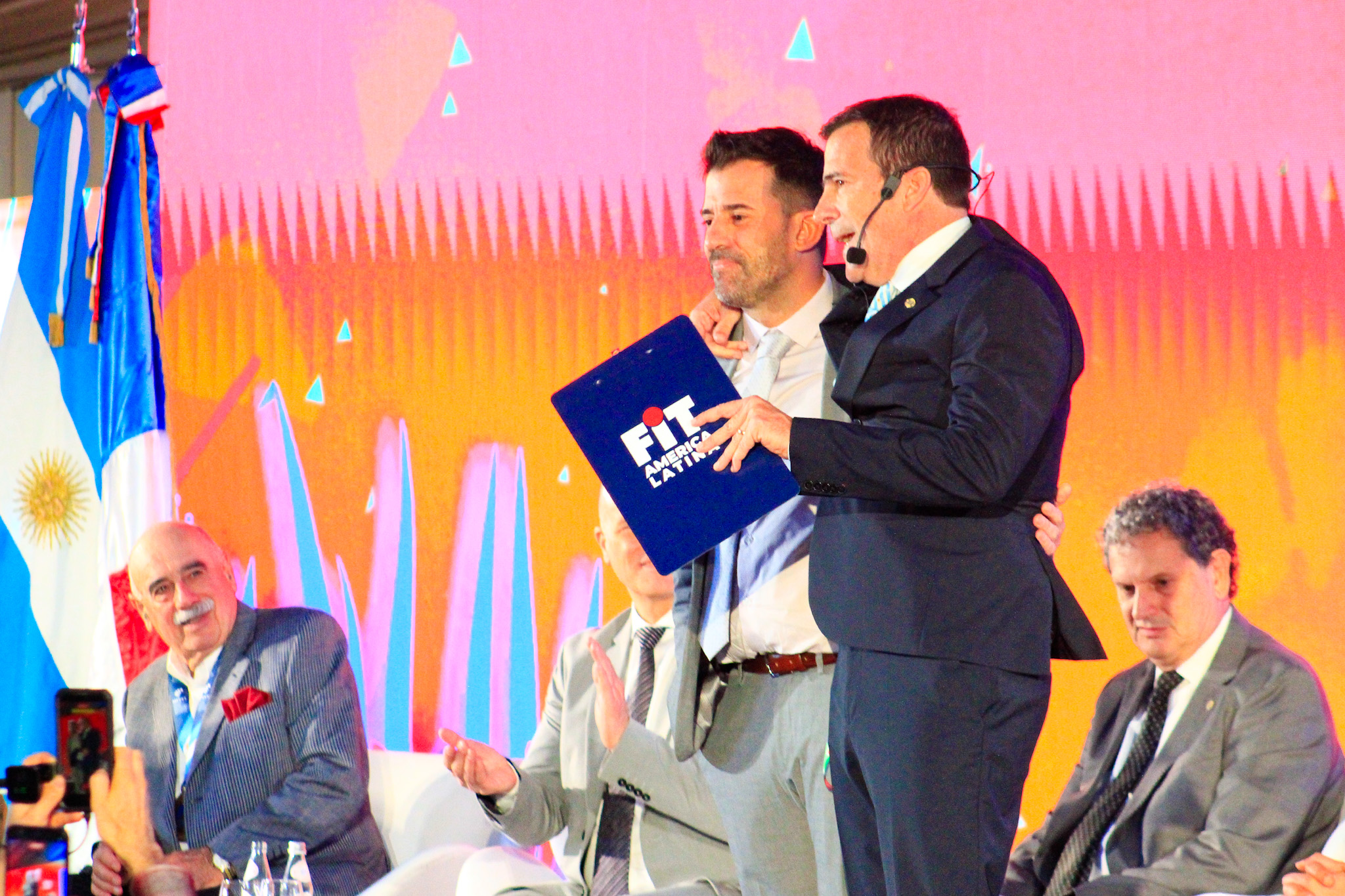 Andrés Deyá, presidente da FIT, apresentou ao público seu sucessor ao cargo durante a abertura da FIT 2026
