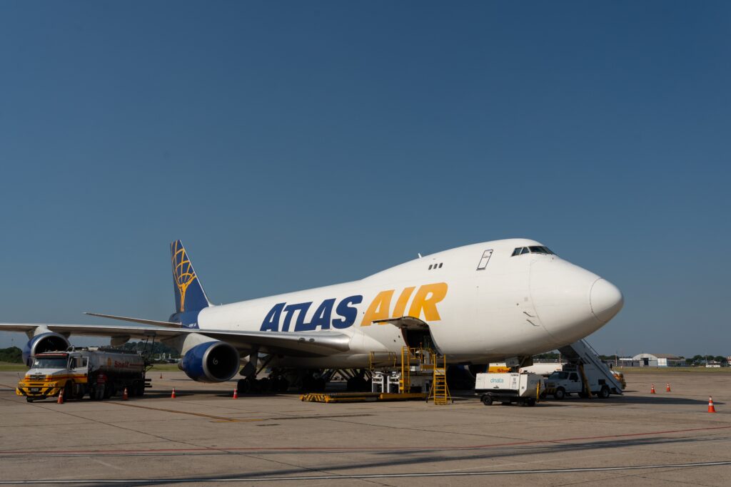RIOgaleão ganha terceiro voo semanal da Atlas Air e amplia operação de cargas RIOgaleão