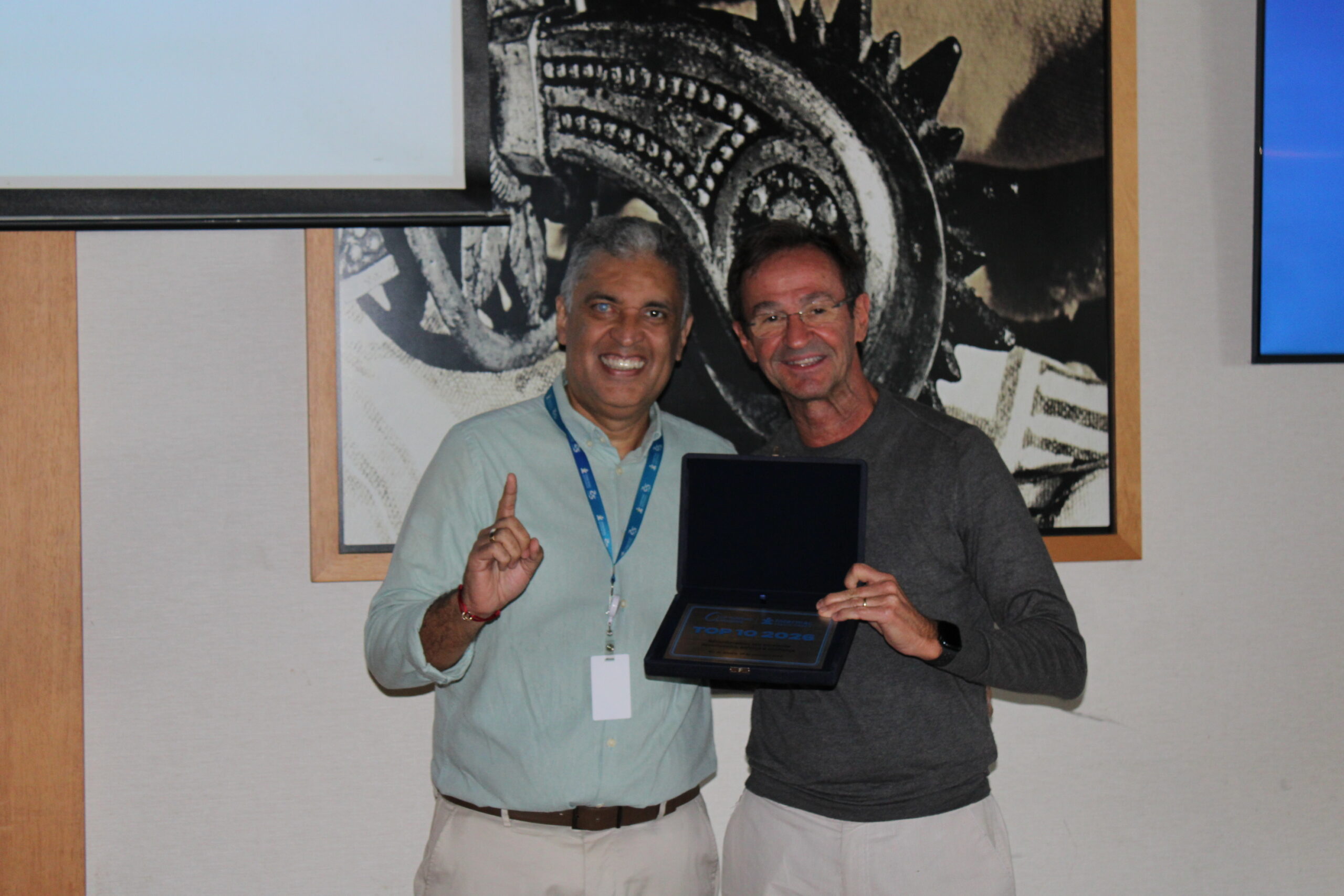 Eduardo Aoki, da Intermac, com Carlos Pinto, da CP Turismo