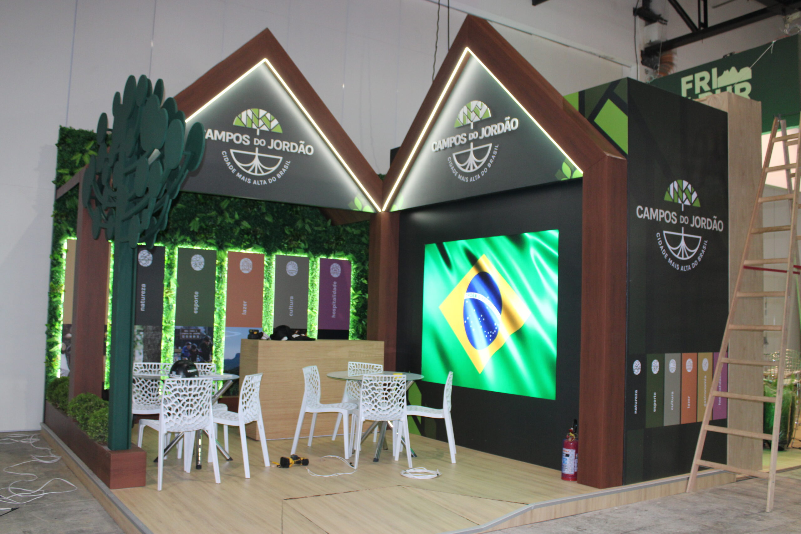 Estande de Campos do Jordão na Abav Expo 2026