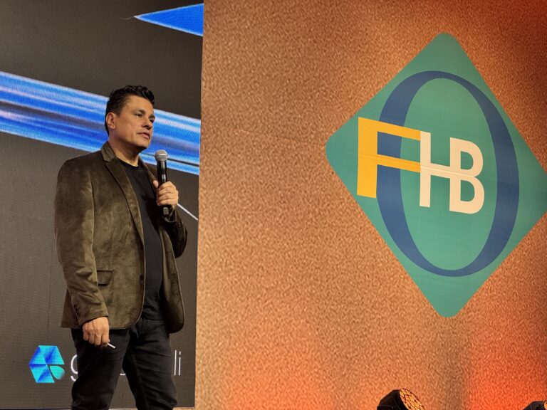 IA, robôs e fator humano são temas da palestra de Gil Giardelli no fórum. (Felipe Abílio:M&E)