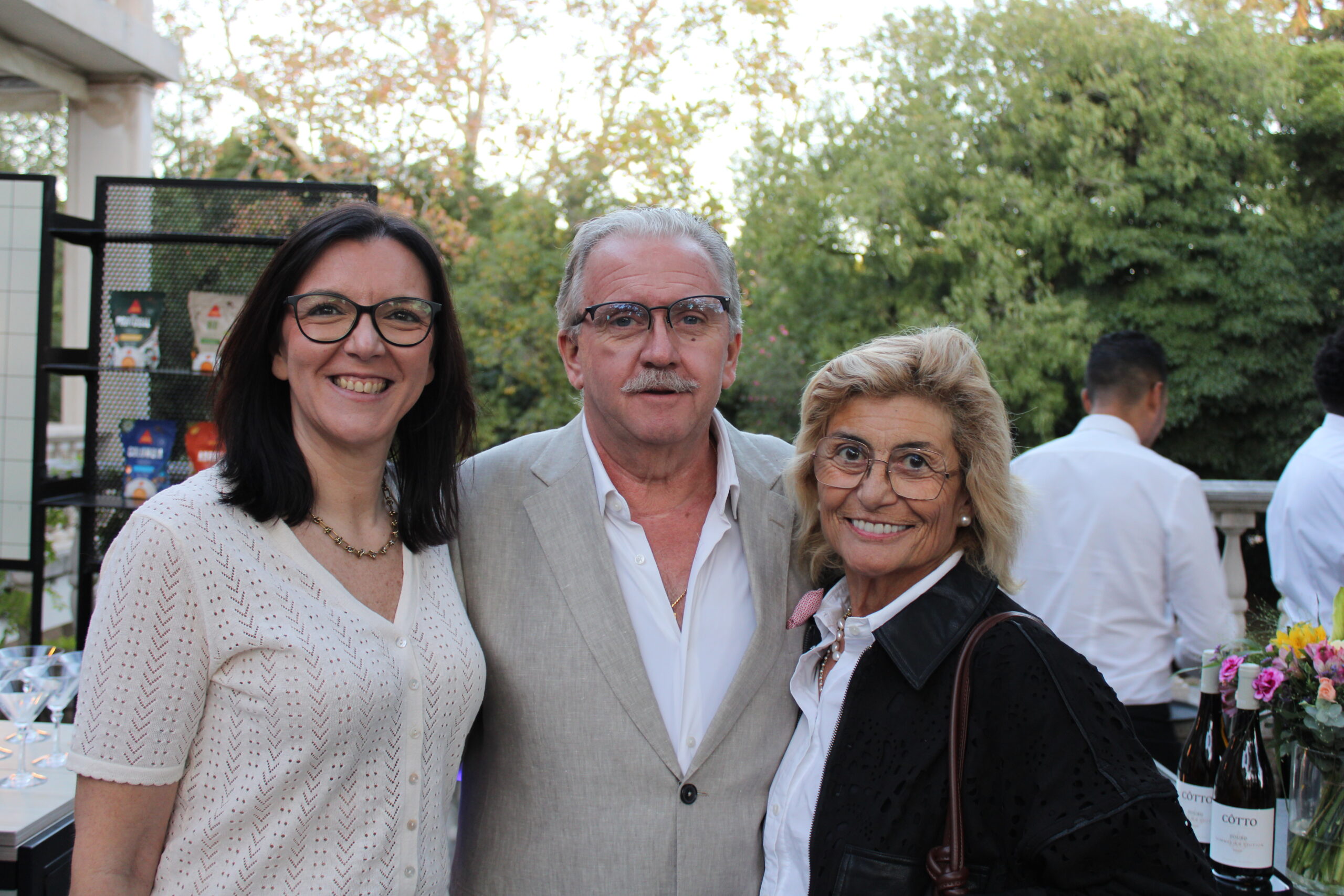 Vanda Pina Batista, da Travel 2000, Paulo de Luz e Luisa Miranda, da HighSun