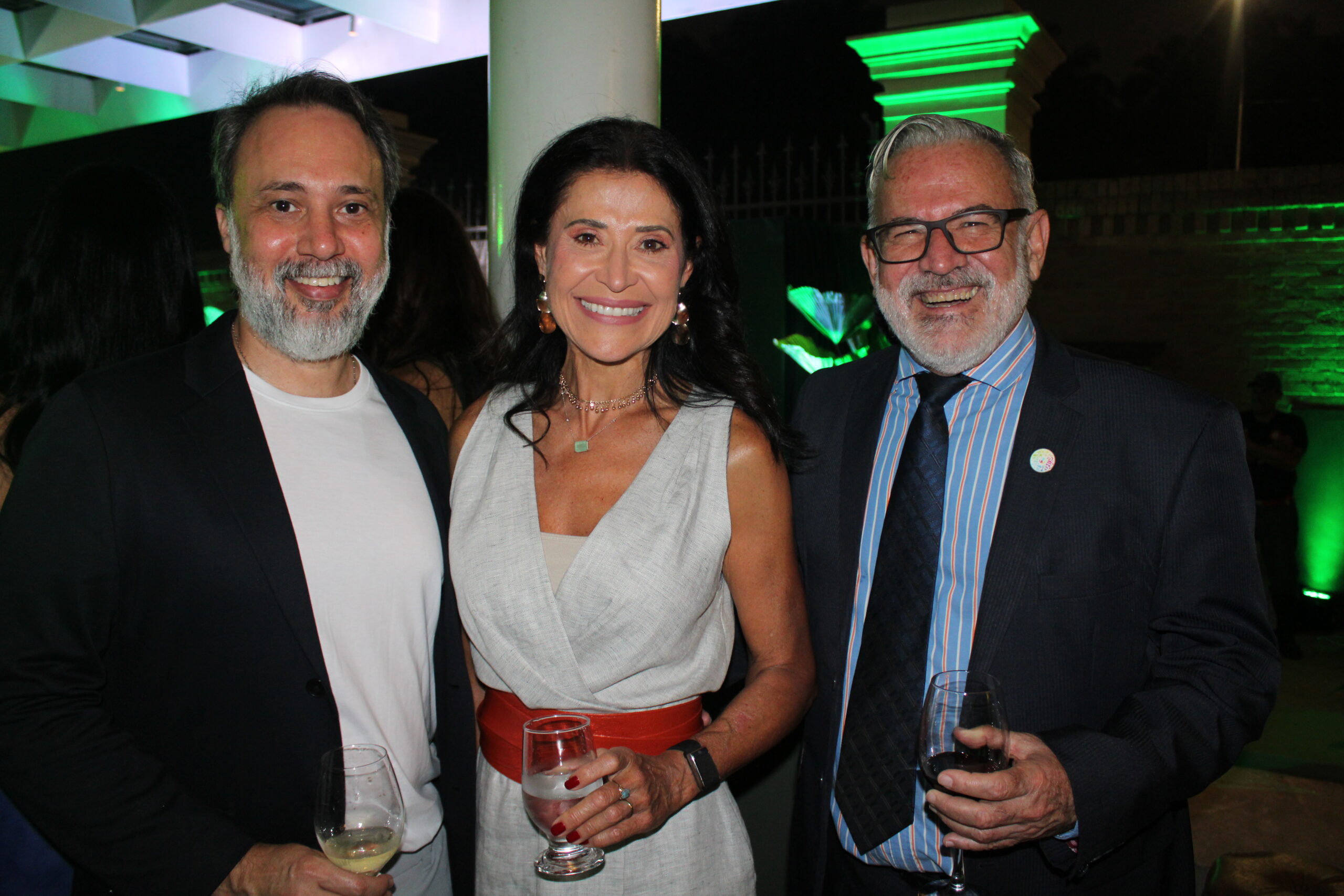 Alex Bernardes, da LGBT+ Turismo Expo, Patty Leone, e Clovis Casemiro, da IGLTA