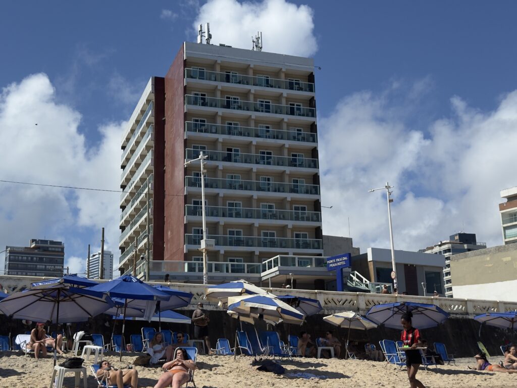 Monte Pascoal Hotel, em Salvador, investe em retrofit e contato direto entre dono e hóspede; veja fotos