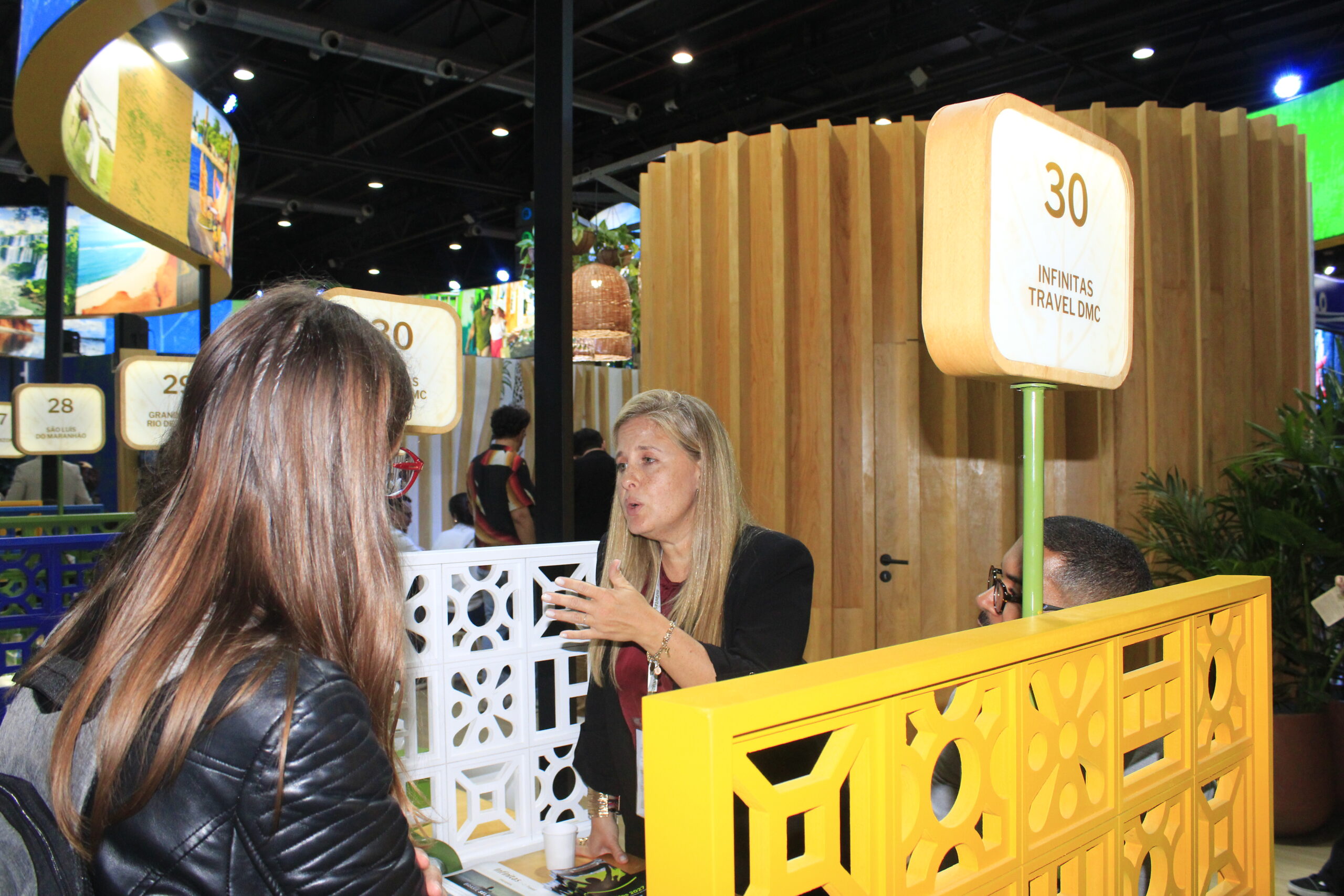 Infinitas Travel em atendimento na FIT 2026