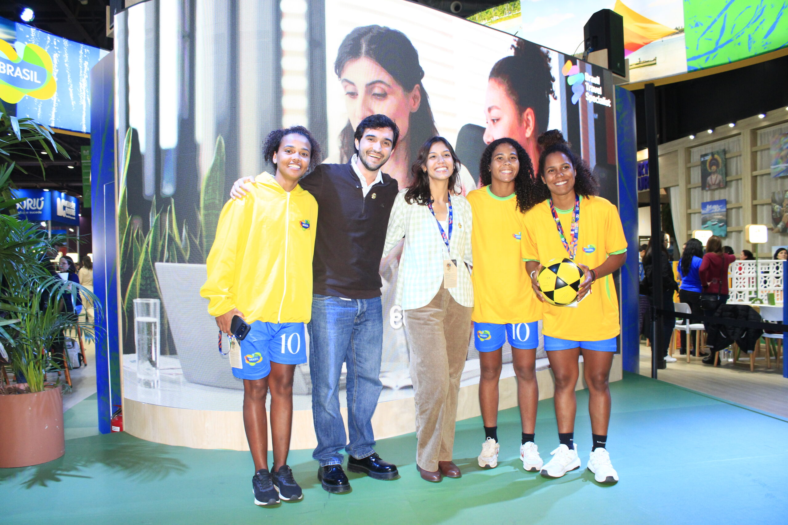 Influenciadores argentinos ajudarão a divulgar destinos brasileiros na campanha da Embratur sobre a Copa do Mundo de Futebol Feminino