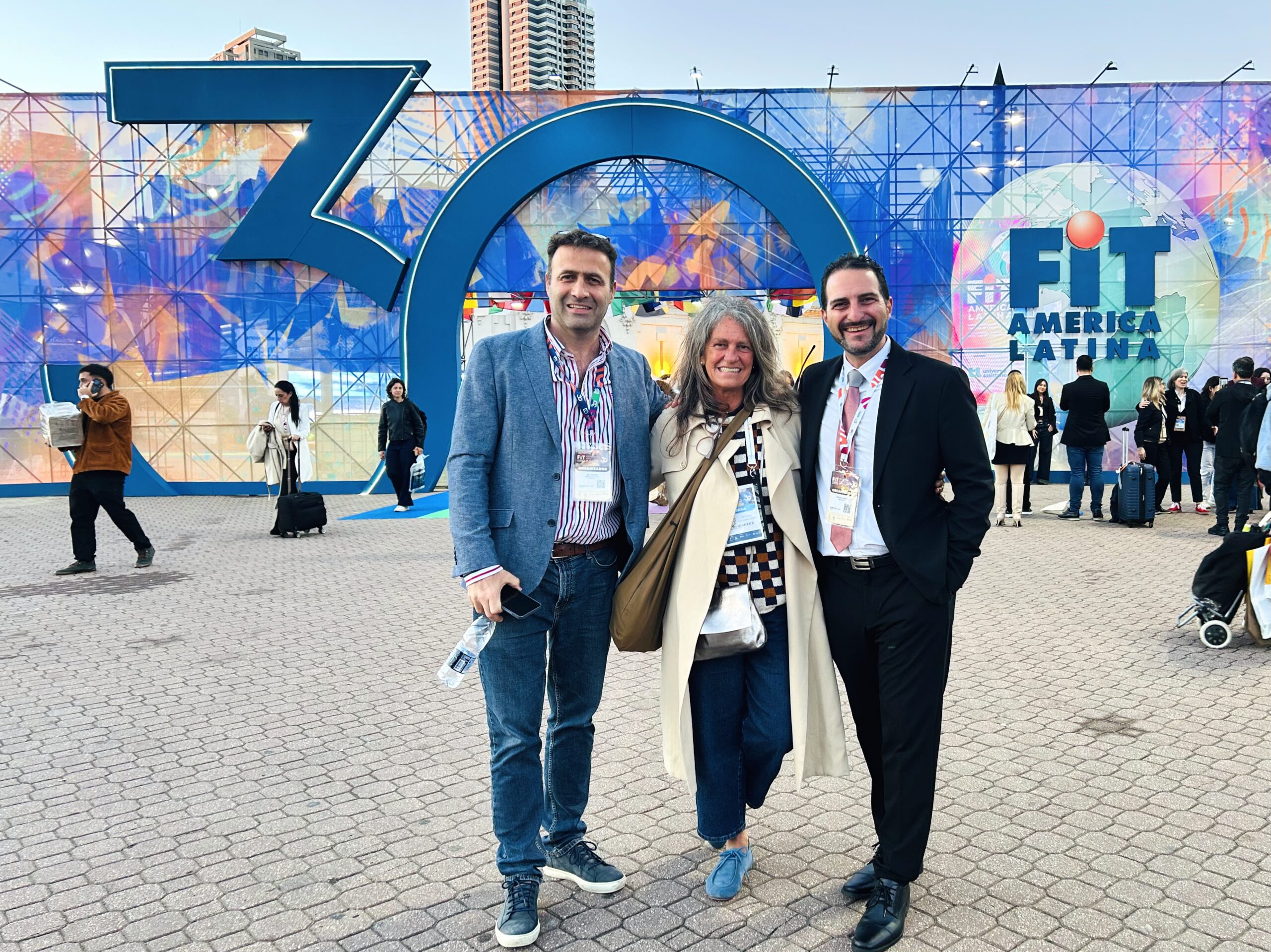 Mari Masgrau, do M&E, Ary Pepino, e Gonzalo Paez, da FIT