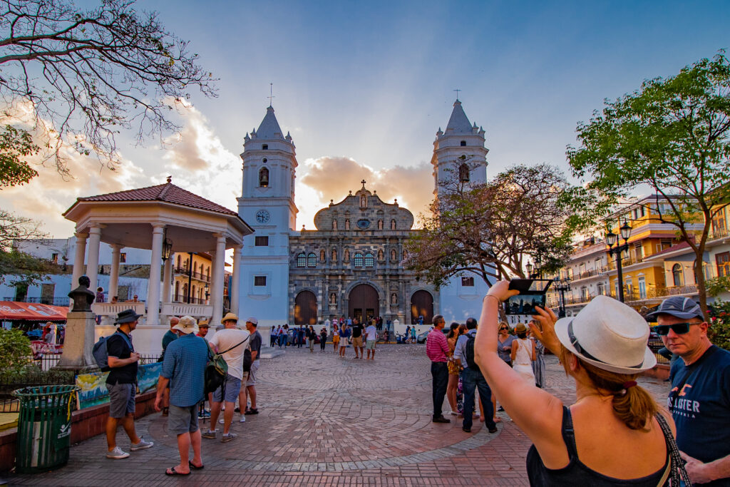 10 motivos para conhecer uma nova cultura com o Panamá Stopover 10 motivos para conhecer uma nova cultura com o Panamá Stopover