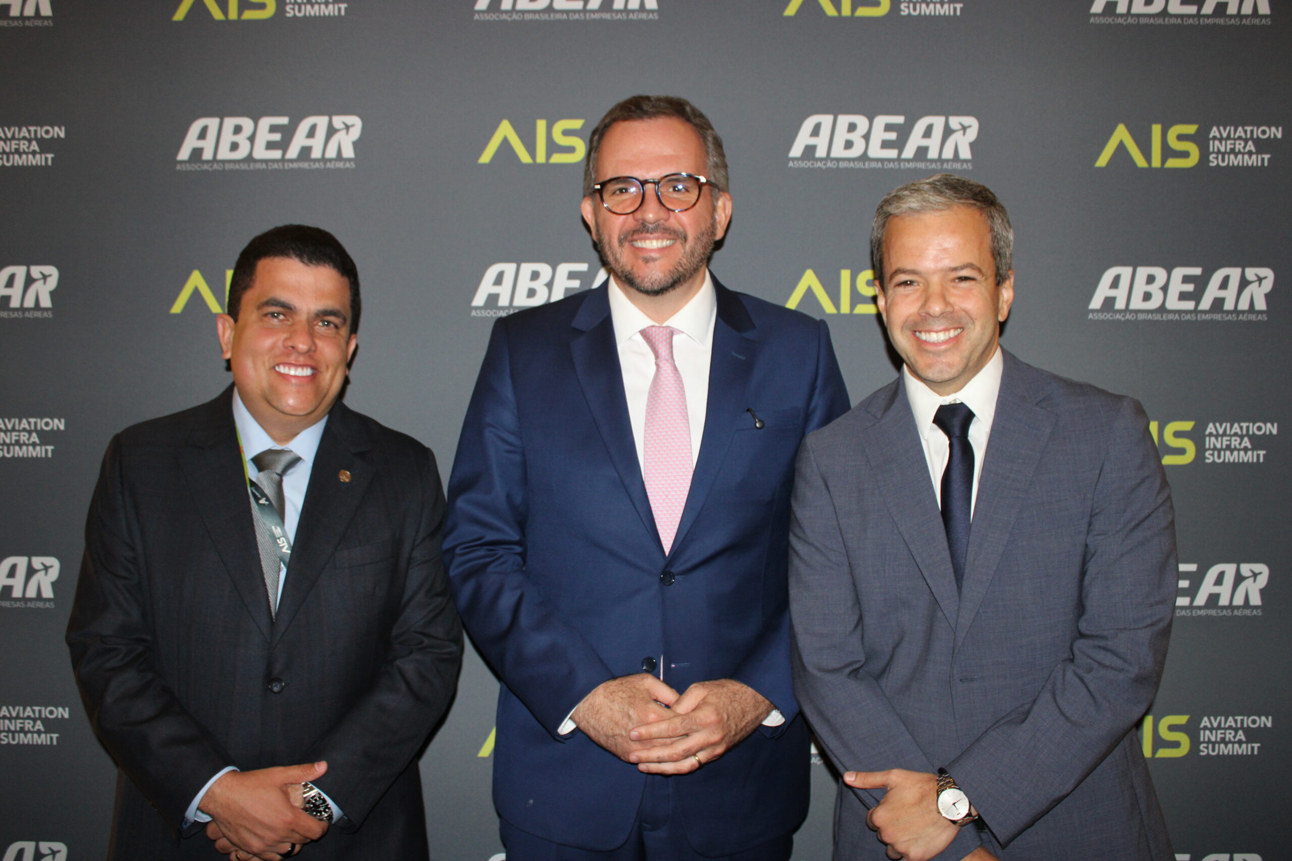 Tiago Faierstein, da Anac; Tomé Franca, do MPor; e Juliano Noman, da Abear