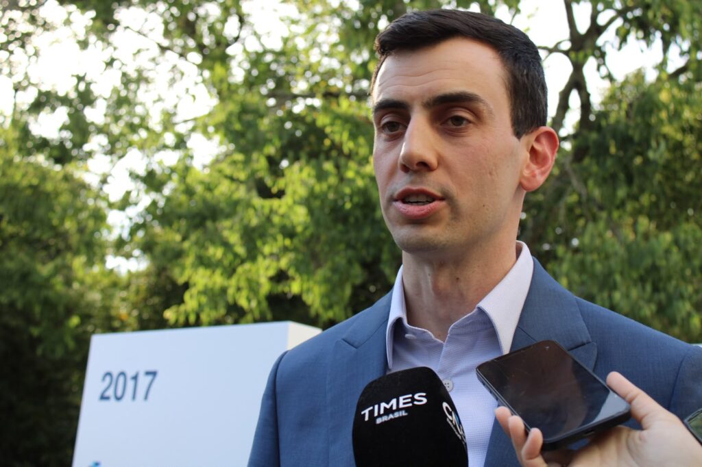 Fábio Campos fala pela primeira vez após assumir Comercial da Azul e promete maior proximidade com o trade Fábio Campos fala pela primeira vez após assumir Comercial da Azul e promete maior proximidade com o trade