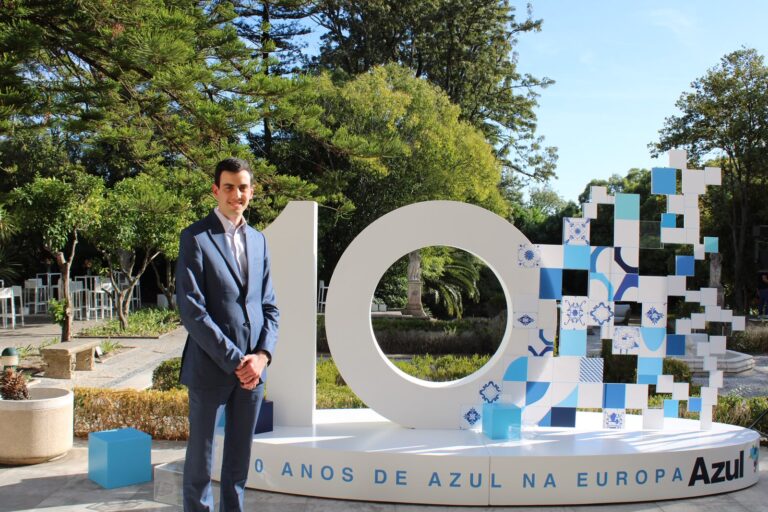 Azul