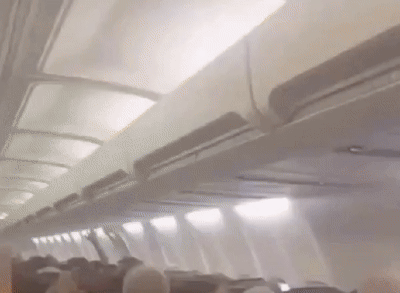 Boeing 737 da Sepehran Airlines precisou retornar a Mashhad após problemas em um dos pneus