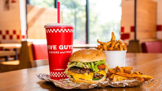 Universal CityWalk recebe nova unidade da Five Guys em Orlando nesta sexta-feira (25) Five Guys inaugura restaurante no Universal CityWalk, em Orlando