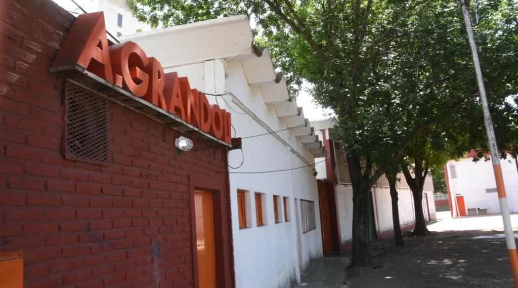 Destinos de futebol na Argentina: circuito de Messi reúne estádio, casa, escola e clubes em Rosário argentina messi