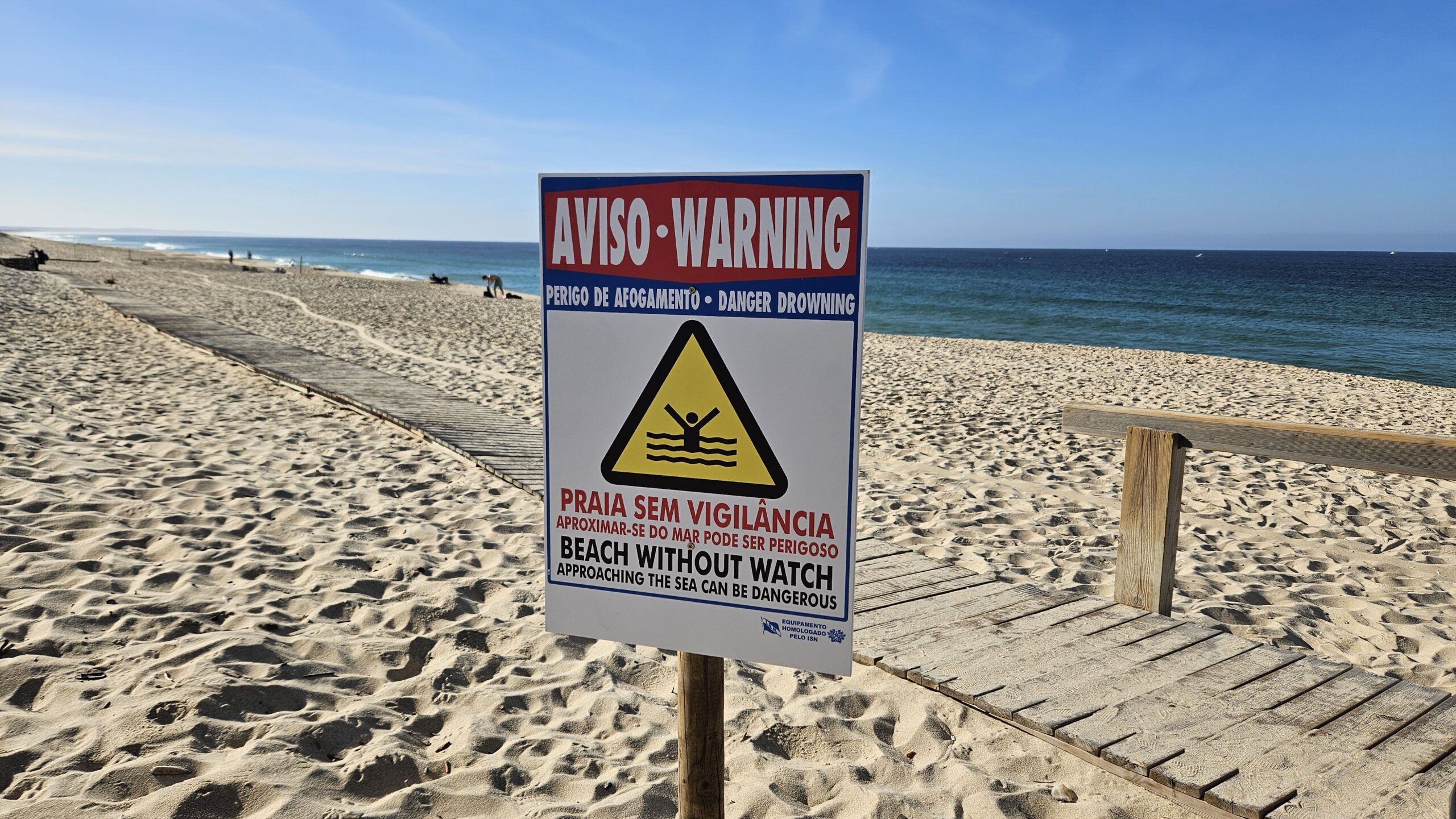 Aviso oficial da Autoridade Marítima Portuguesa sobre perigo de afogamento