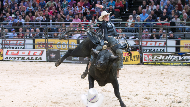 Professional Bull Riders: 10 lugares pelo mundo onde assistir às disputas de montaria em touros Professional Bull Riders: 10 lugares pelo mundo onde assistir às disputas de montaria em touros