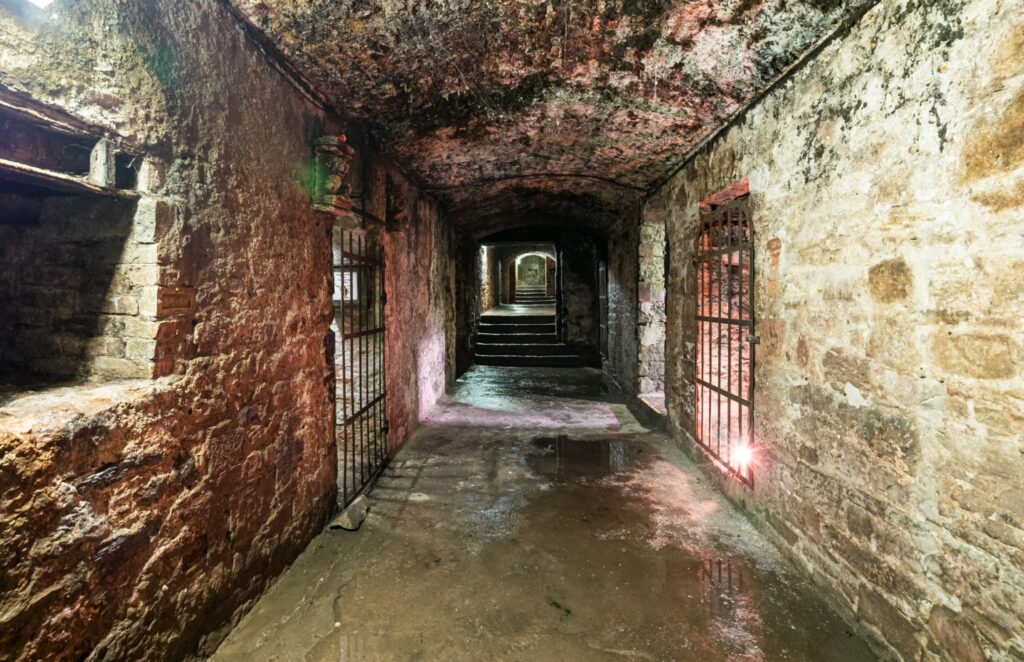 Halloween chegando! Conheça 15 lugares assombrados que atraem visitantes em busca de história e lendas Halloween chegando! Conheça 15 lugares assombrados que atraem visitantes em busca de história e lendas