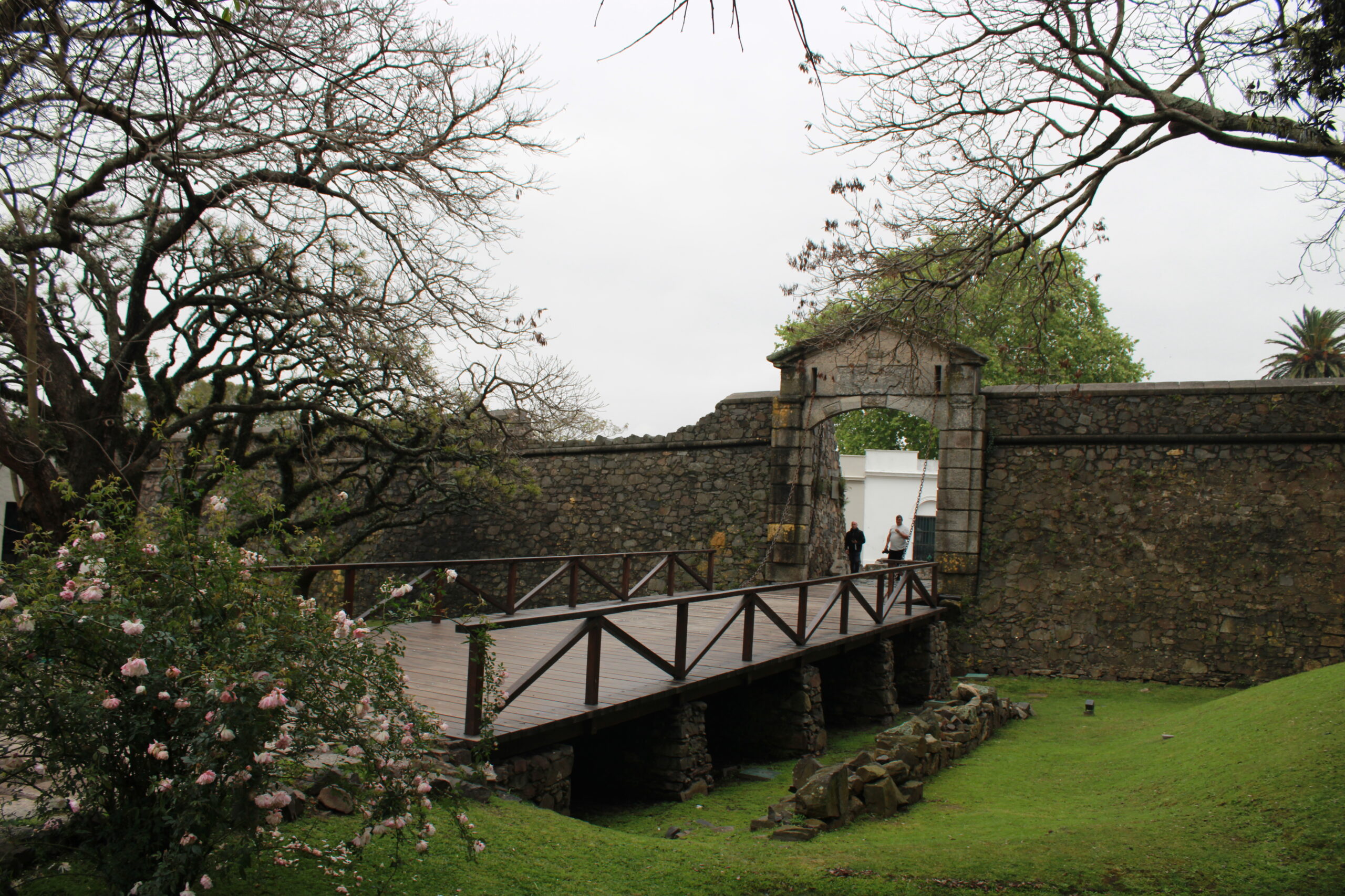 A visita a Colonia del Sacramento fez parte das atividades realizadas pelos agentes durante a programação internacional.JPG