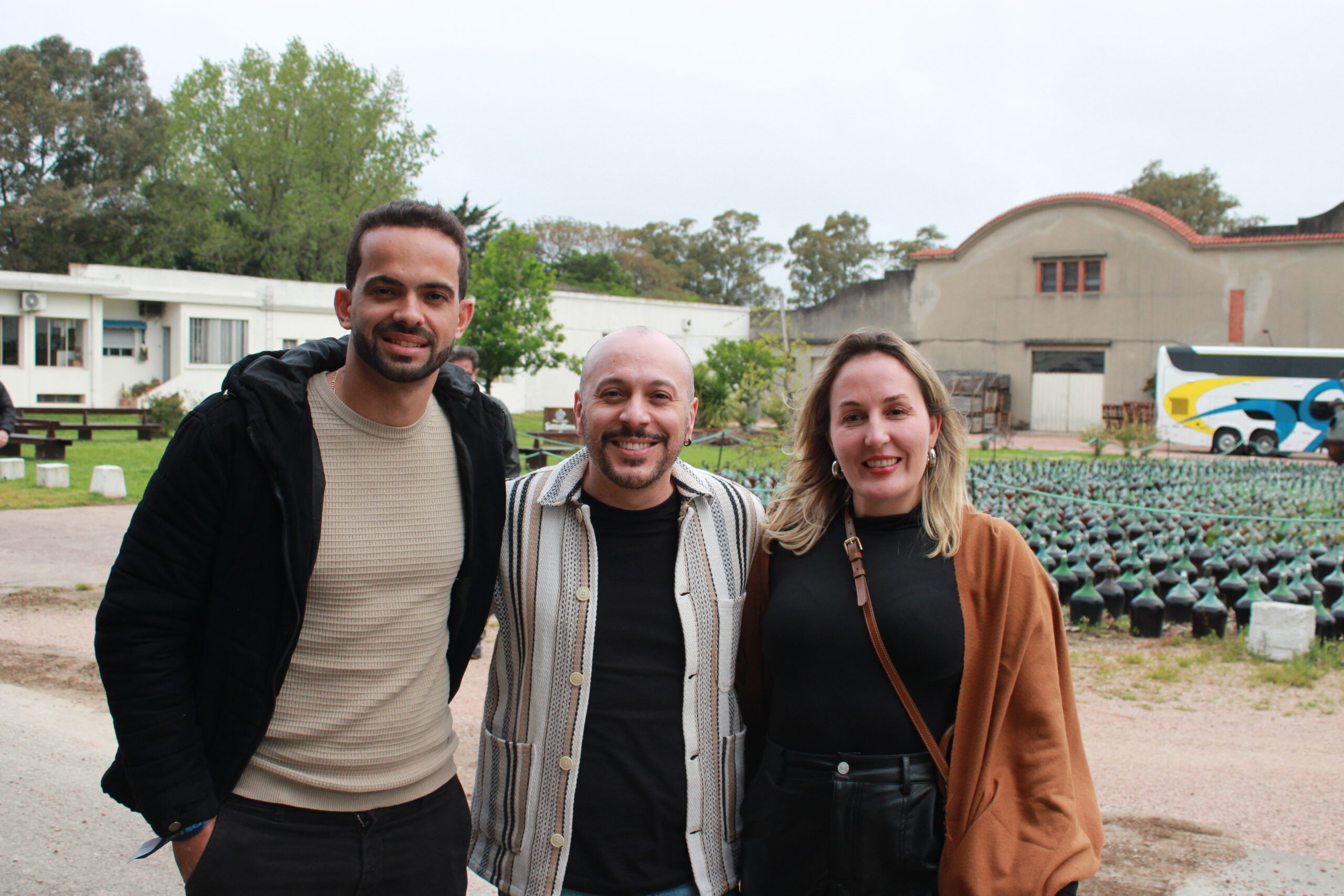 Arrison Braz, da S2 Viagens, Moisés Carvalho, da Voencontro e Pamela Peters, da Mulher Turismo.JPG