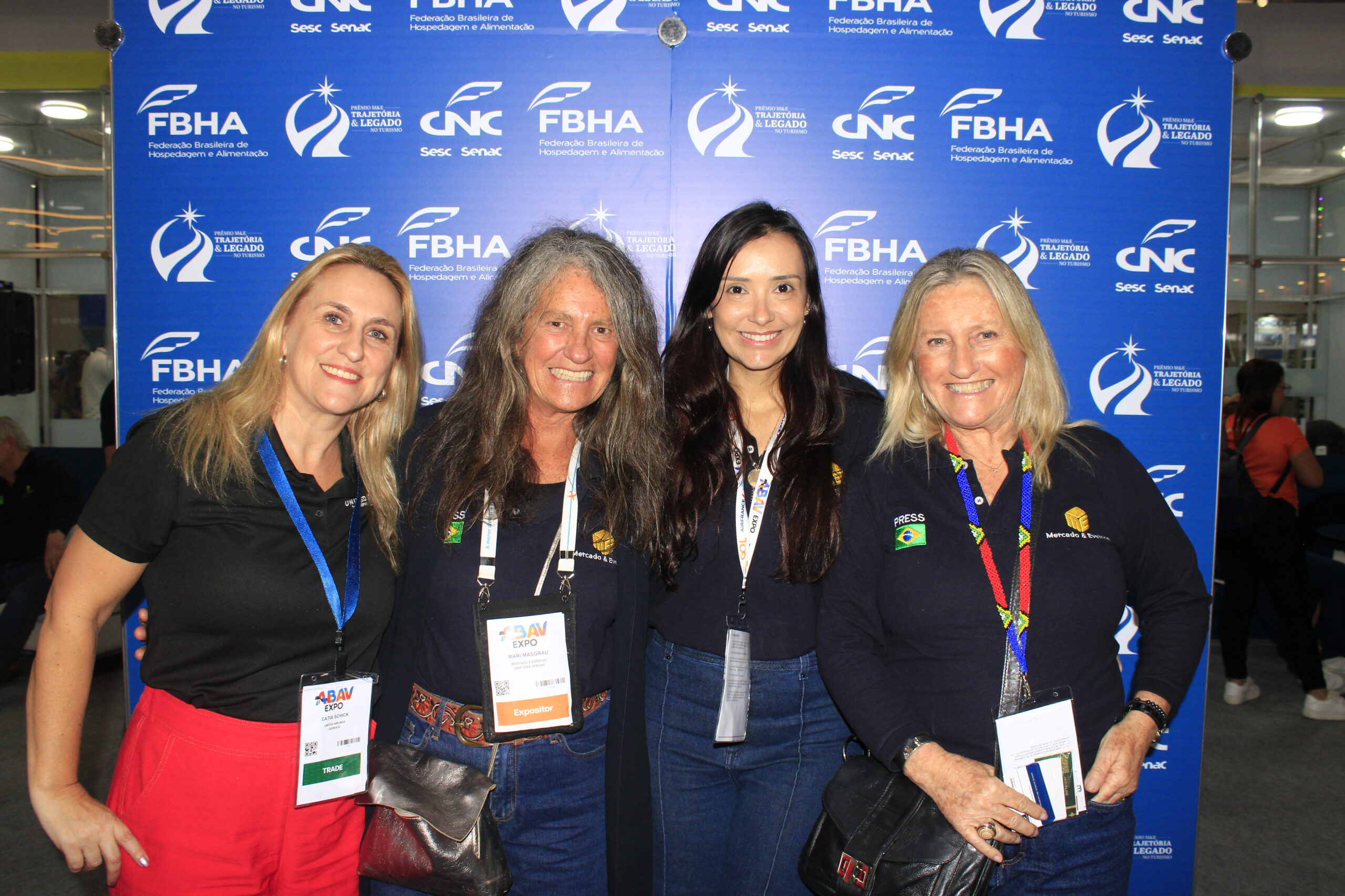Catia Schick, da United Airlines, com Mari Masgrau, Natália Strucchi, e Rosa Masgrau, do M&E