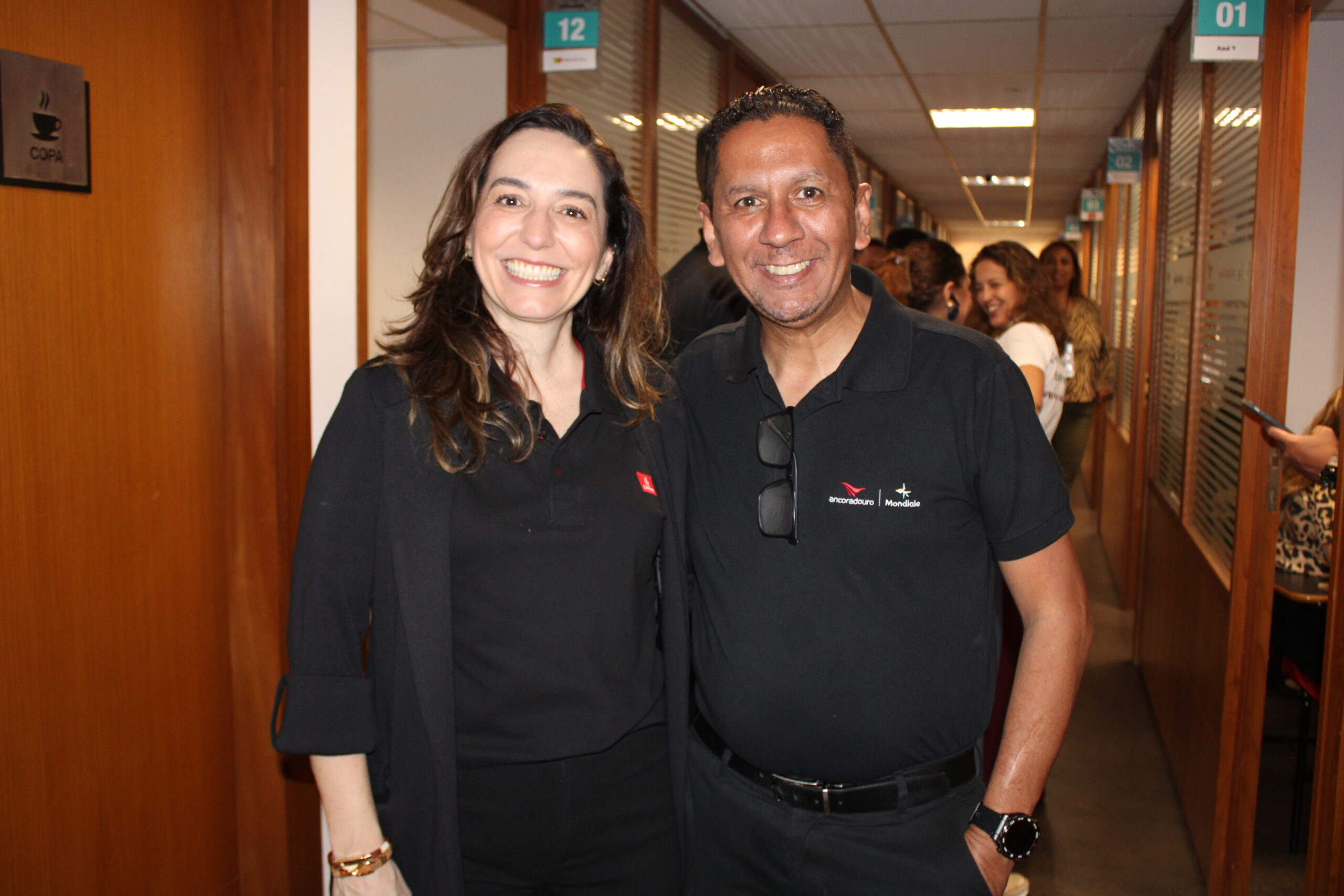 Cibele Brandão, da Emirates, com Ronaldo Coelho, da Ancoradouro