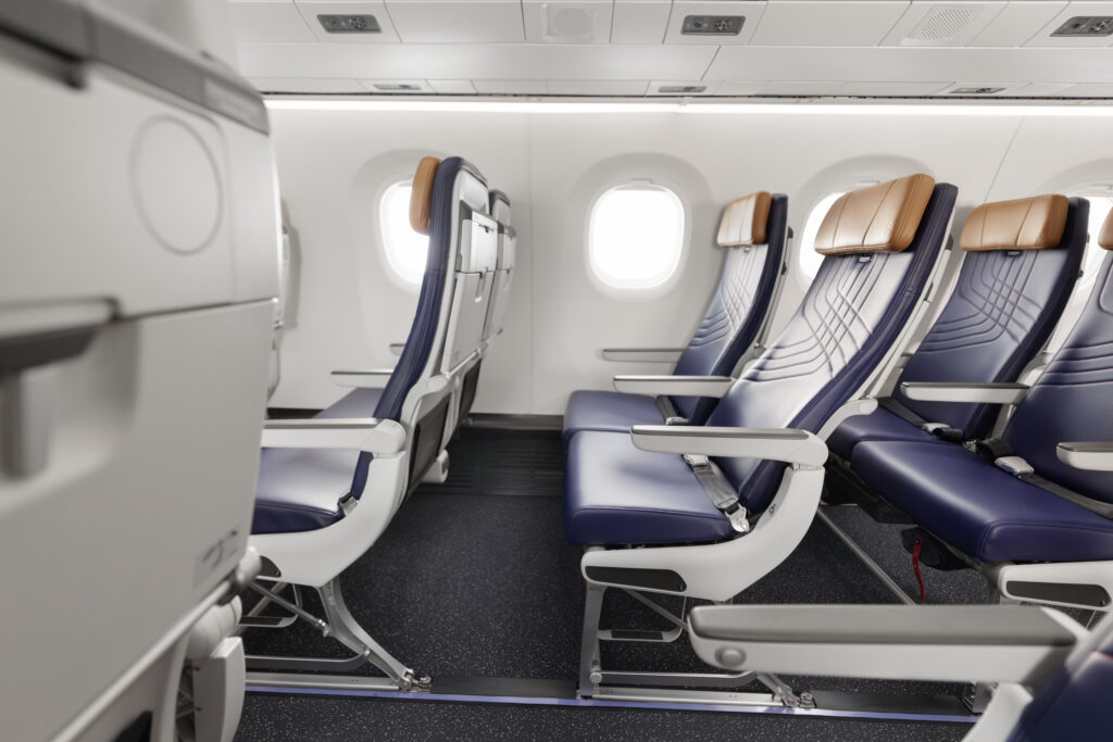 Latam inicia entrega do primeiro E195-E2 e mira mais de 70 aeroportos no Brasil Latam