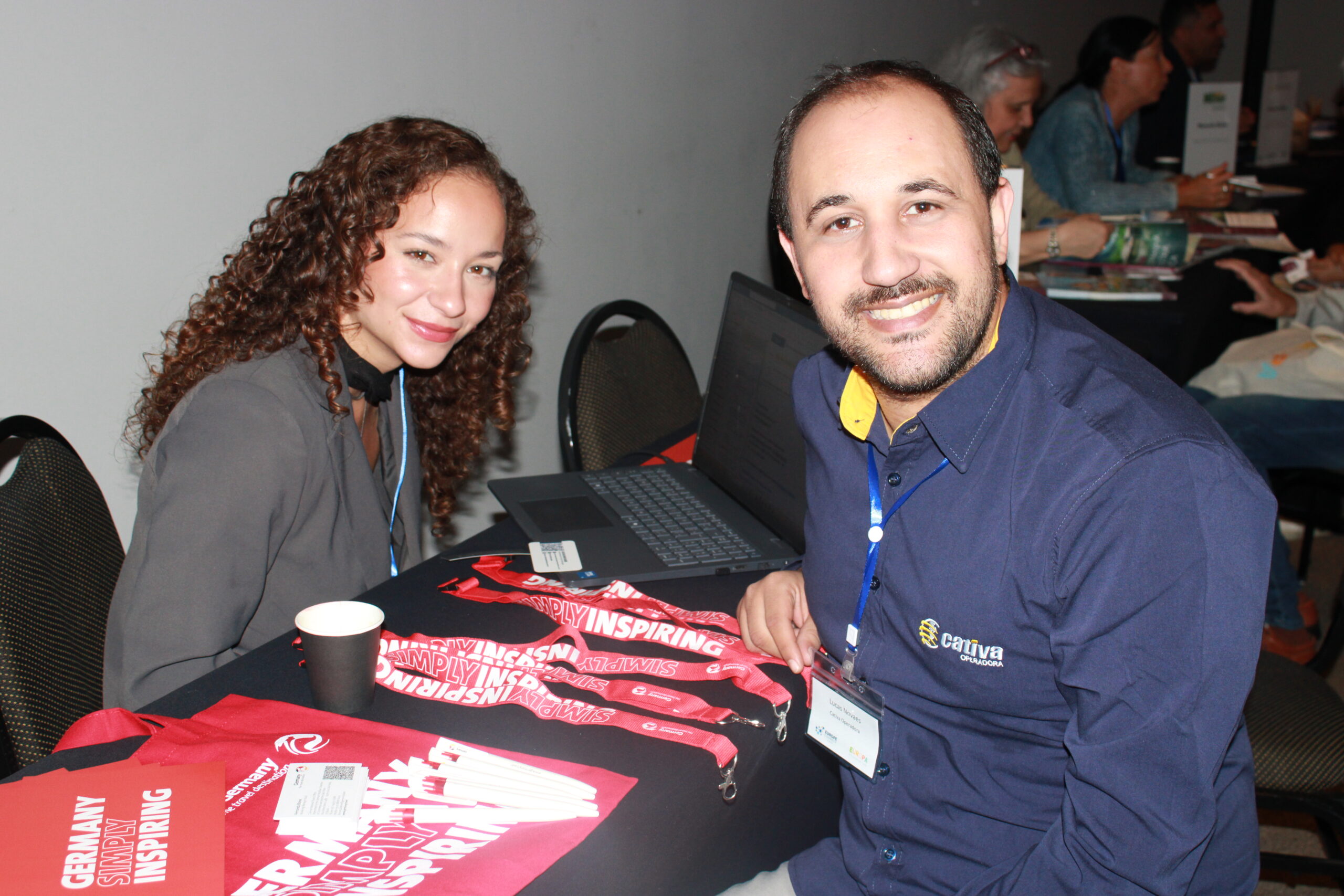 Fernanda Bloise, do Escritório de Turismo da Alemanha; e Lucas Novaes, da Cativa