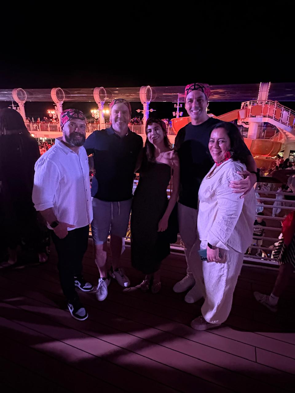 Fabiano Araujo, da RCA Turismo, com representantes das agências Twisy e Valencia