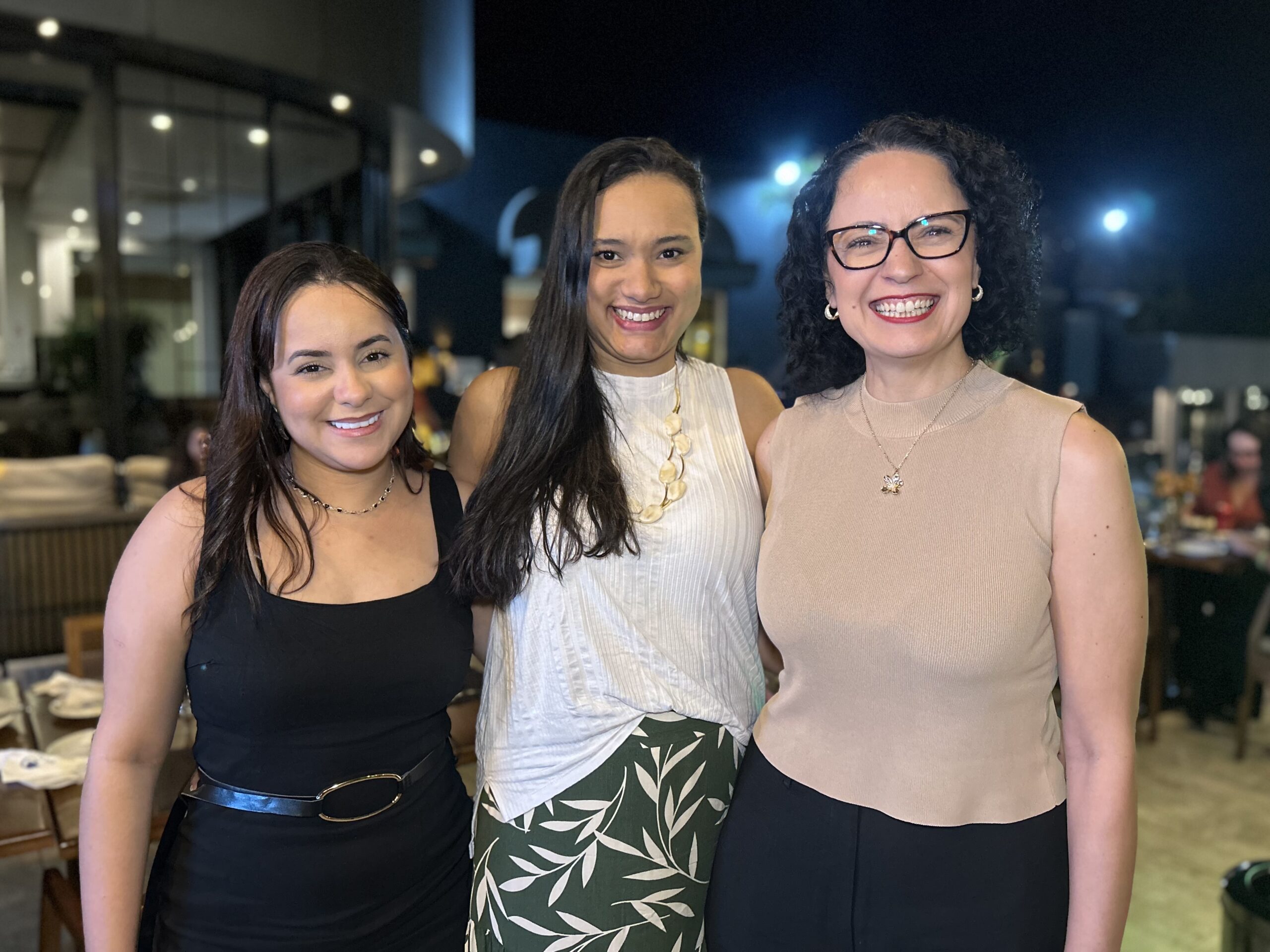 Tayla Costa e Talita Ferreira, da Atlantica Hospitality International; e Erna Monalisa, da DoubleTree
