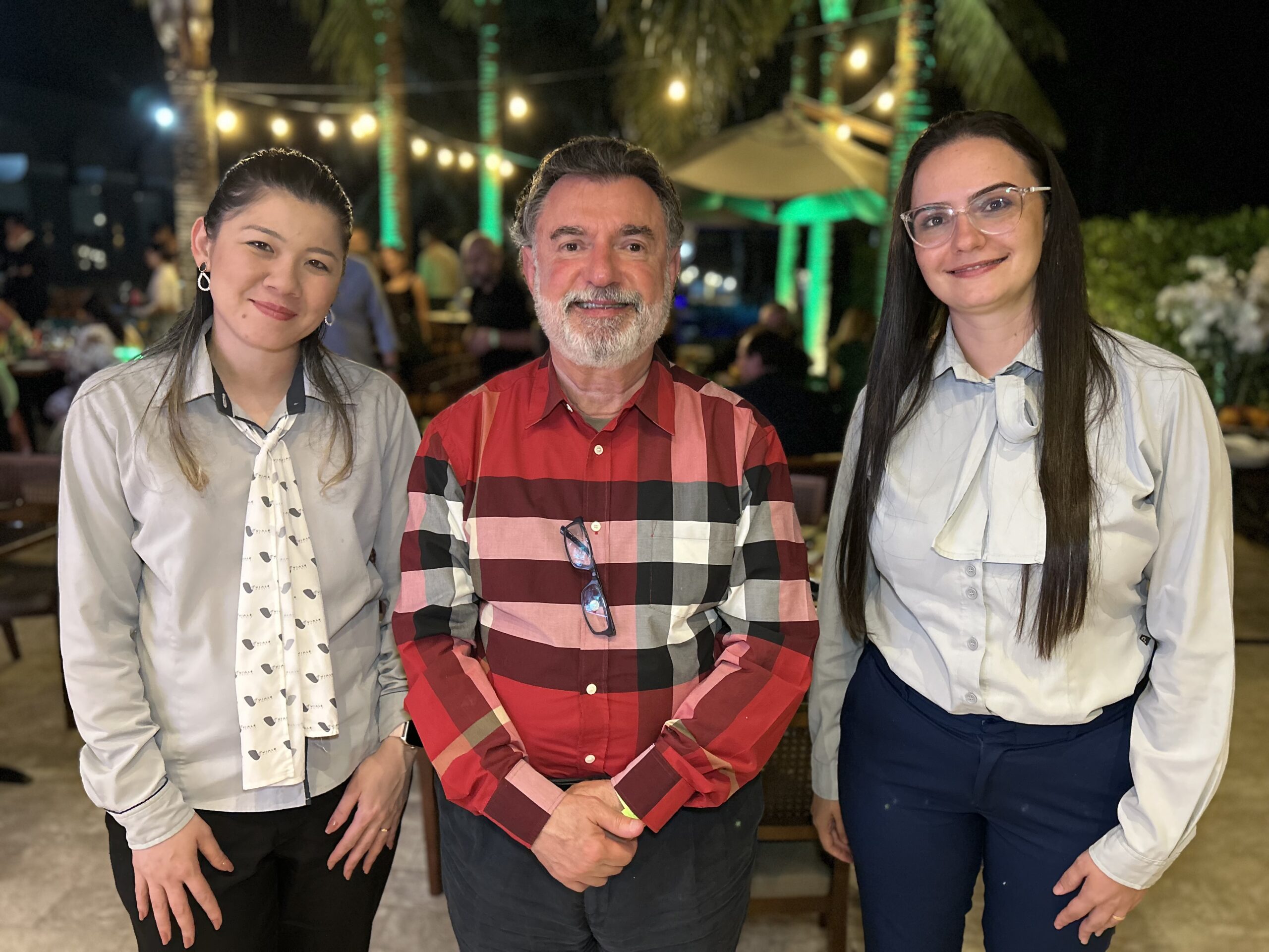 Marta Becker, do Grupo Viale Hotéis; Alexandre Santos, da Tristar Turismo; e Jaqueline Matte, da DoubleTree