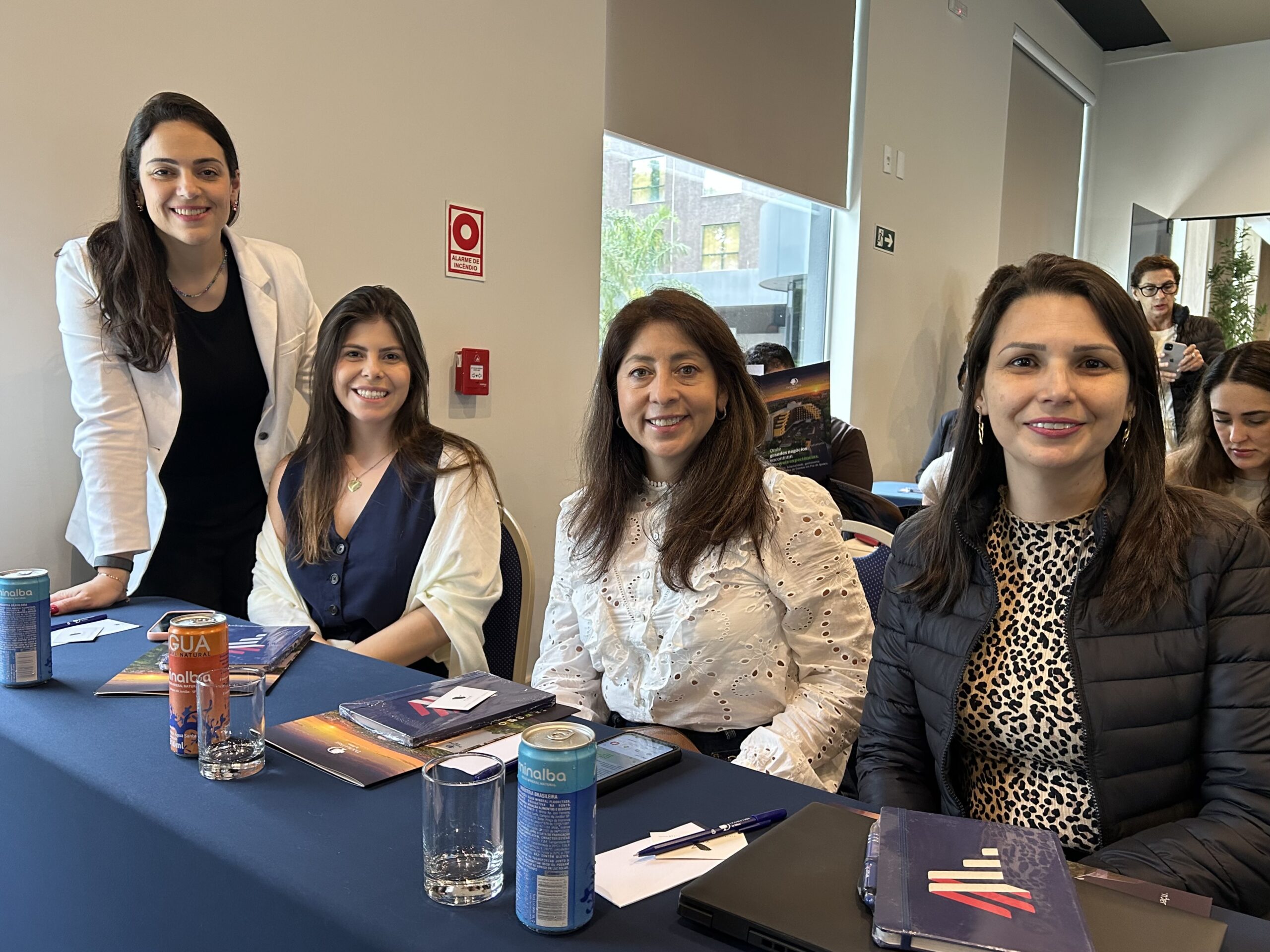 Luciana Garcez, da Inoventis; Paloma Francischini, da Trade Turismo ; Sandra Veloso, da Meets Live; e Elen Piva, da Tivolitur